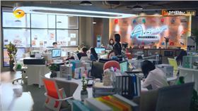 屏風職員辦公桌 守護員工健康，提升工作效率的智能選擇